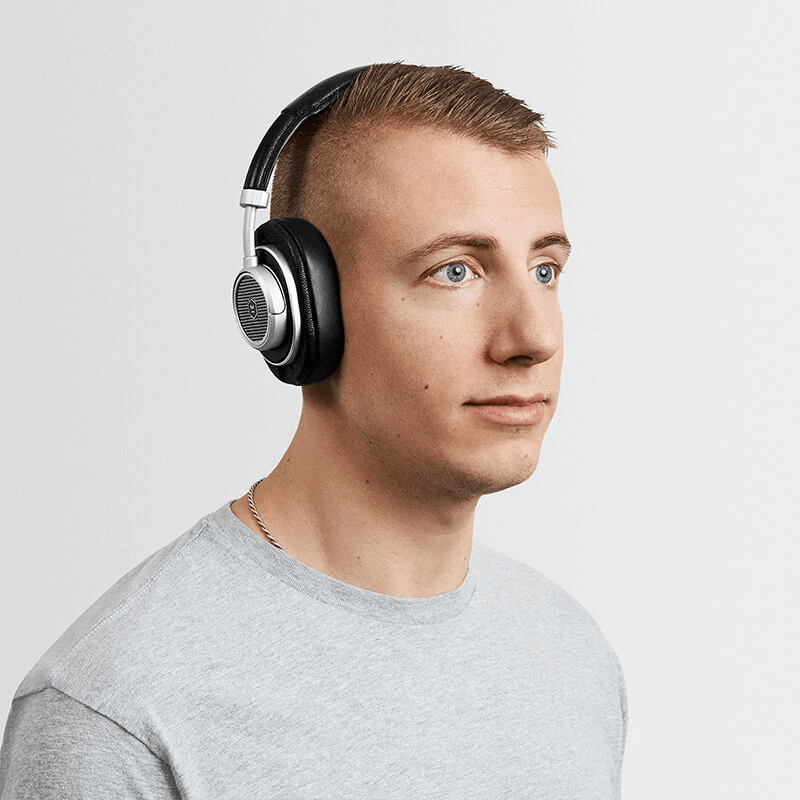 MW50+ (Silver Metal / Black Leather)